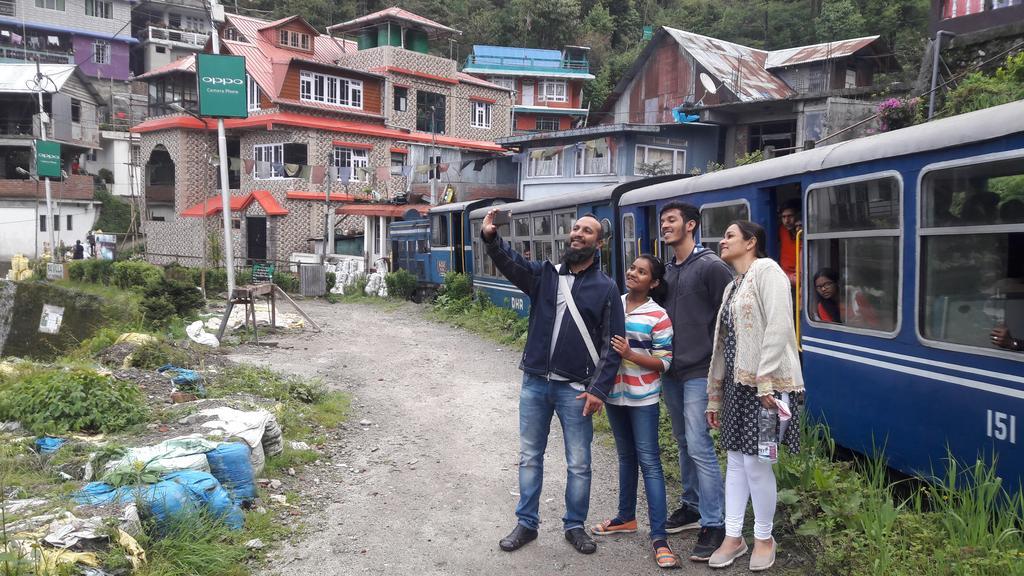 Tharbaling Homestay ดาร์จีลิง ภายนอก รูปภาพ